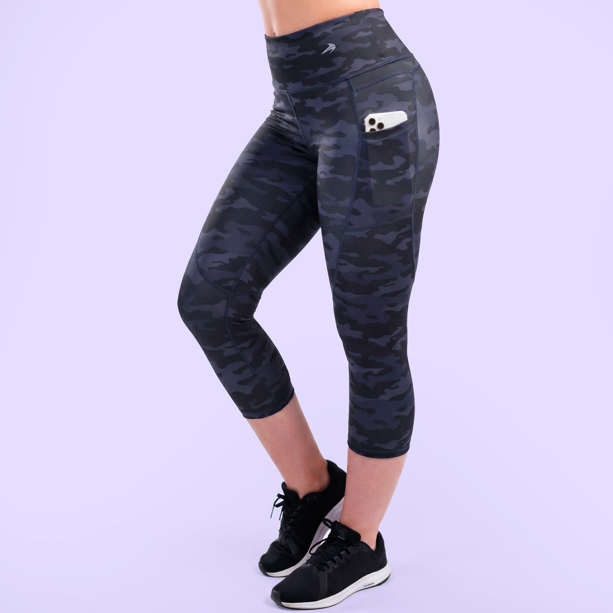 Women's Compression Capris W/ Pockets - Camo Black