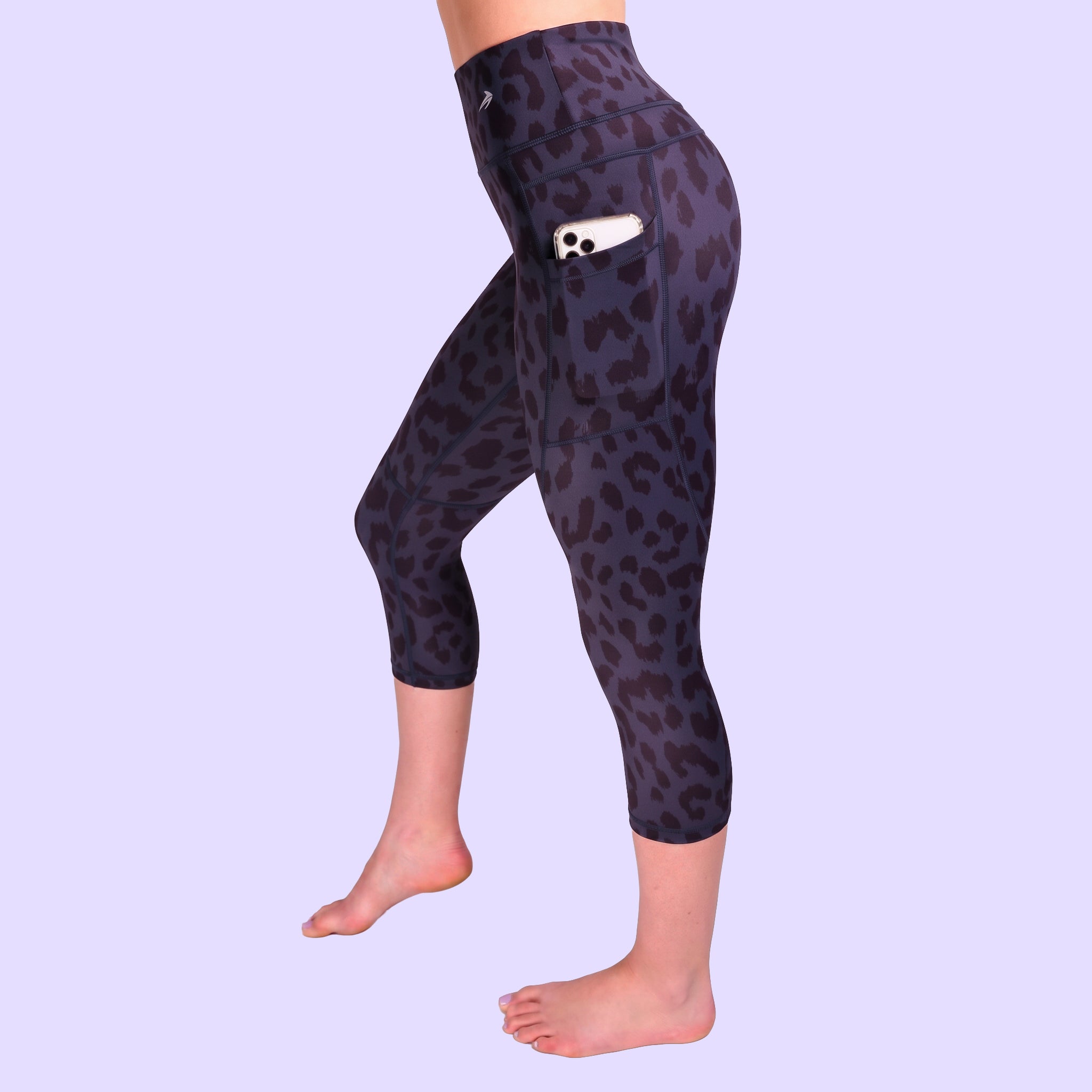 Women's Compression Capris W/ Pockets - Leopard Black