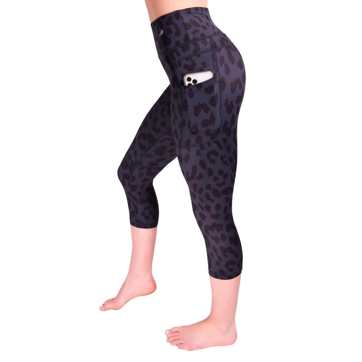 Compression Capris Women's Compression Capris W/ Pockets - Leopard Black – CompressionZ